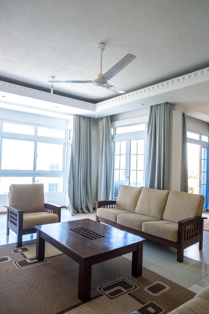 Almasi Oceanfront Nyali Apartment มอมบาซา ภายนอก รูปภาพ